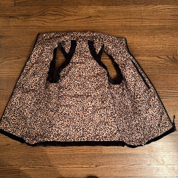 Obermeyer Reversible Velvet and Animal Print Vest - Picture 5 of 5